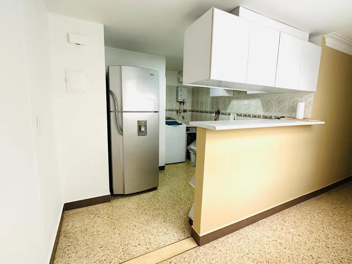 Amplio Apartamento Frente Al Centro Comercial Medellin 0*,