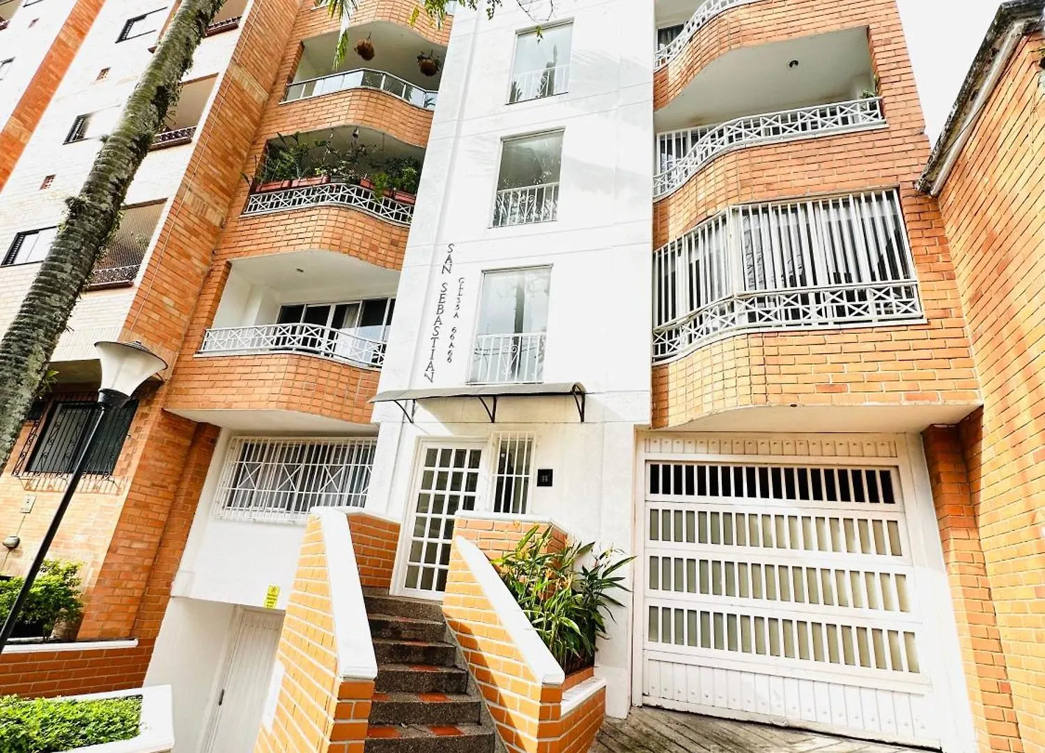 Apartment Amplio Apartamento Frente Al Centro Comercial Medellin Colombia